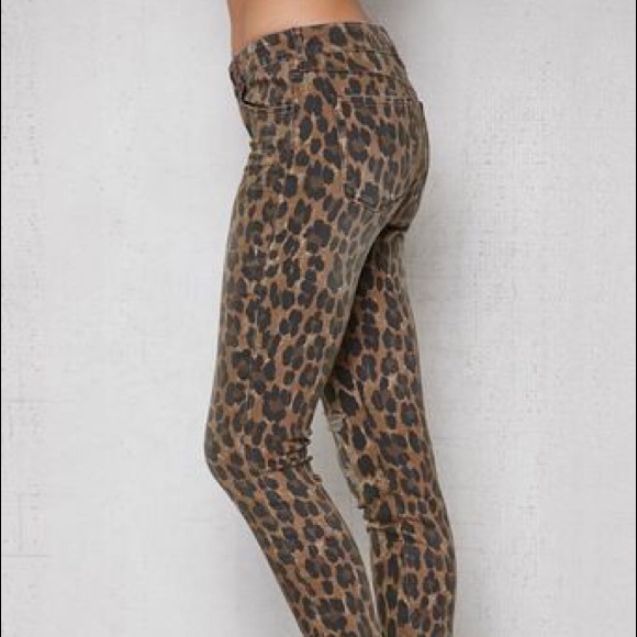 Pacsun mid rise skinniest leopard - Picture 3 of 8